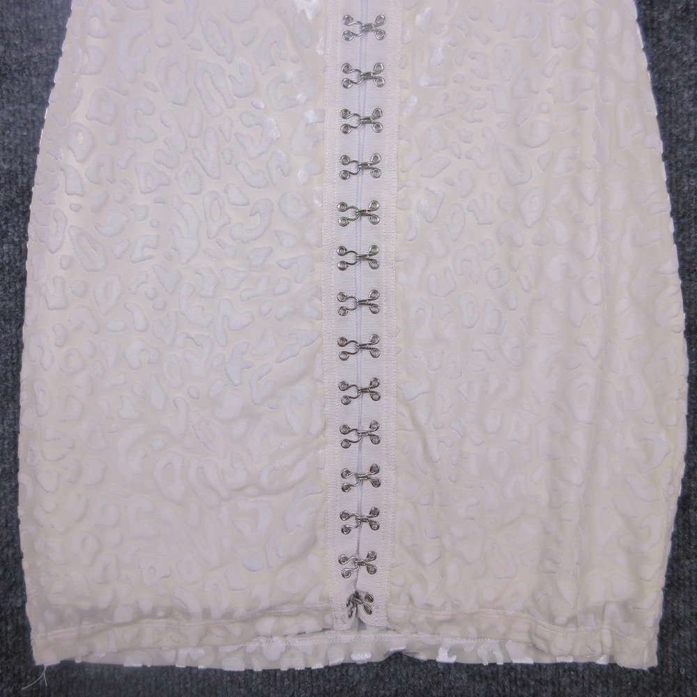 Princess Polly Dress Womens 2 White Velvet Animal Print Hook Eye Bodycon Mini - Picture 3 of 11